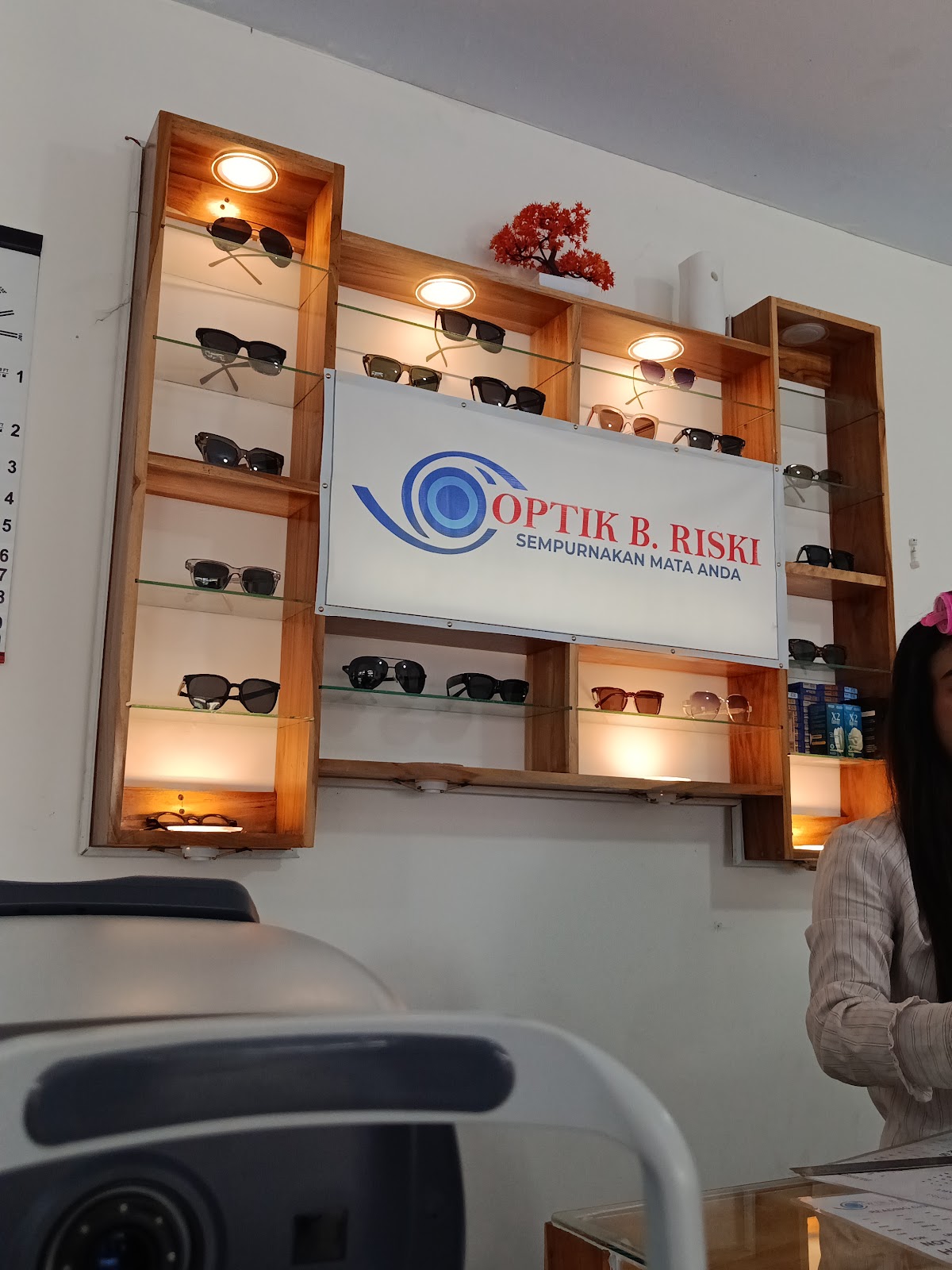 Optik B. Riski Baros